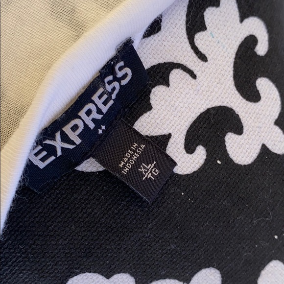 🎀 Express XL Top 🎀 - Picture 3 of 6